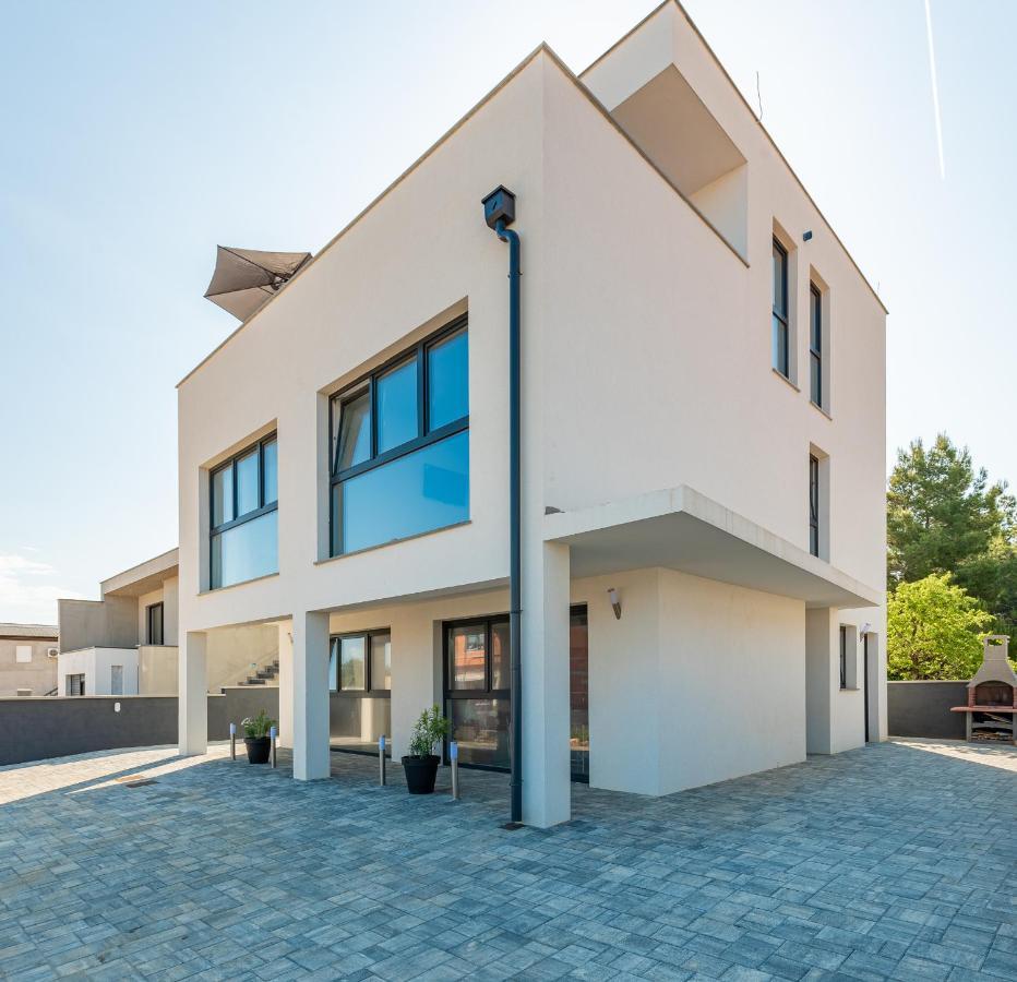 Appartements Вир Екстериор снимка